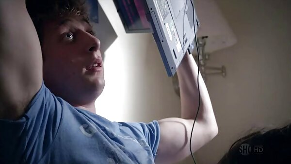 Pesakit slutty awek bogel lucah Michelle Moist mendapat fucked doggy di atas meja pembedahan