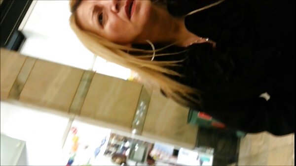 Julie Knight melayu boleh lucah suka memasukkan dildo tegar dalam pantatnya