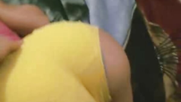 Pelacur nakal Mason mendedahkan auratnya di jilat puting awek khalayak ramai