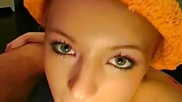 Gadis si rambut coklat dengan pussy berbulu memberikan kepala sebelum menunggang video lucah bertudung dong keras di atas