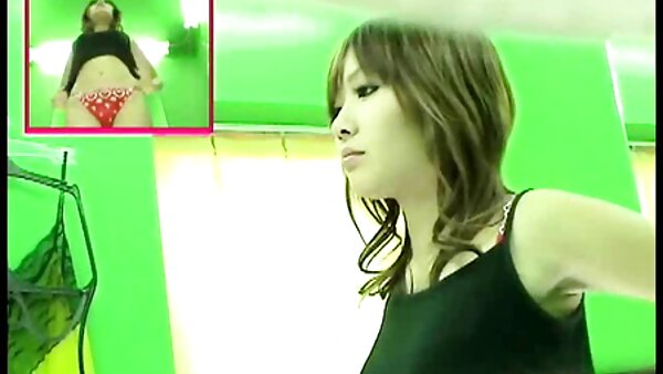 Gadis video sekodeng skanky Sasha memberikan kepala kepada BFnya sambil menunggang datuknya