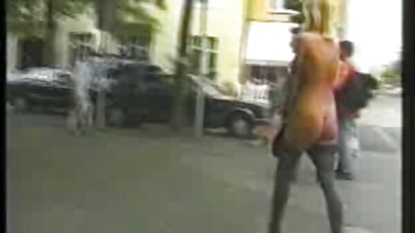 Si awek melayu lucah rambut coklat Bootylicious Claudia Hot tidak kisah jika seorang lagi lelaki menyertai pesta seksnya